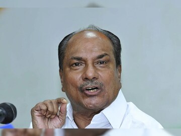 എ കെ ആന്റണി
