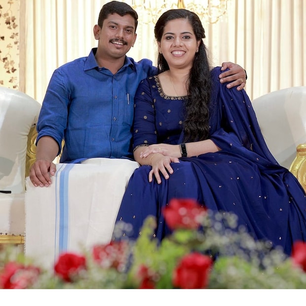 Arya Rajendran, Arya Rajendran Marriage, arya rajendran engagement, Sachin Dev, Sachin Dev MLA, Sachin Dev Marriage, Sachin Dev and Arya Rajendran, Wedding, News18 Malayalam,kerala news News,kerala news, News in Malayalam, ആര്യ രാജേന്ദ്രൻ, സച്ചിൻ ദേവ് , മേയർ, എം എൽ എ, ആര്യ രാജേന്ദ്രൻ-സച്ചിൻ ദേവ് വിവാഹ നിശ്ചയം