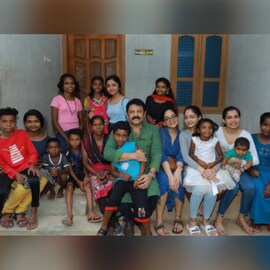 ആദിവാസി കുടുംബങ്ങള്‍ക്ക് ശൗചാലയങ്ങള്‍ നിര്‍മിച്ച് നല്‍കി കൃഷണകുമാറും കുടുംബവും