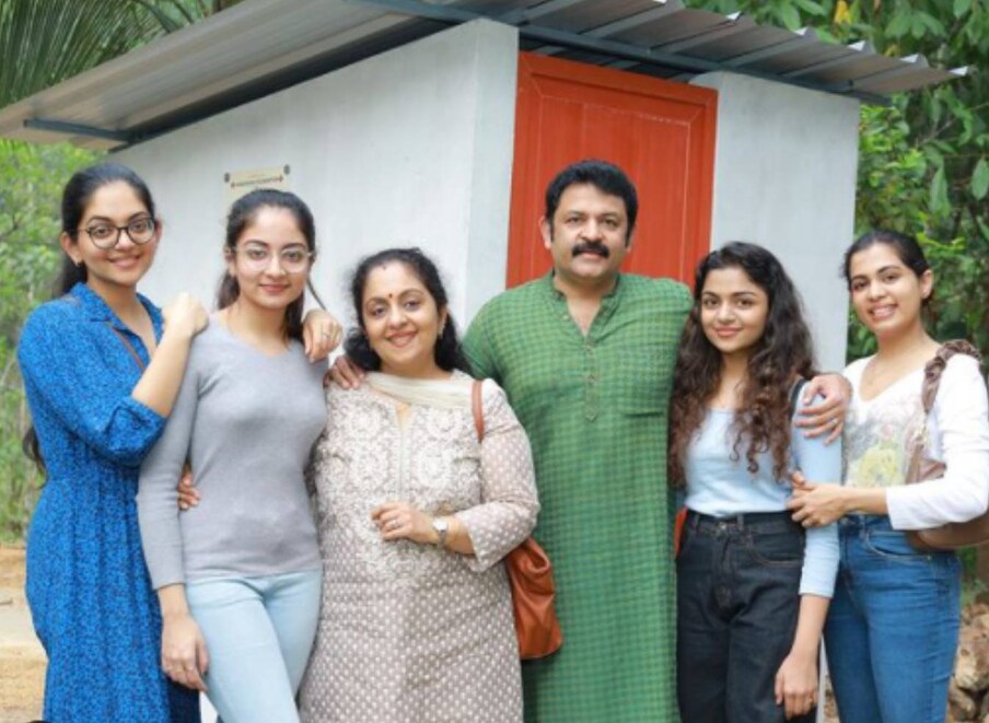  വിതുരയിലെ ഒന്‍പത് വീടുകള്‍ക്കാണ് ശൗചാലയങ്ങള്‍ നിര്‍മ്മിച്ച് നല്‍കിയത്. മാര്‍ച്ച് 15ന് ശൗചാലയങ്ങള്‍ വീടുകള്‍ക്ക് കൈമാറി. Image Instagram