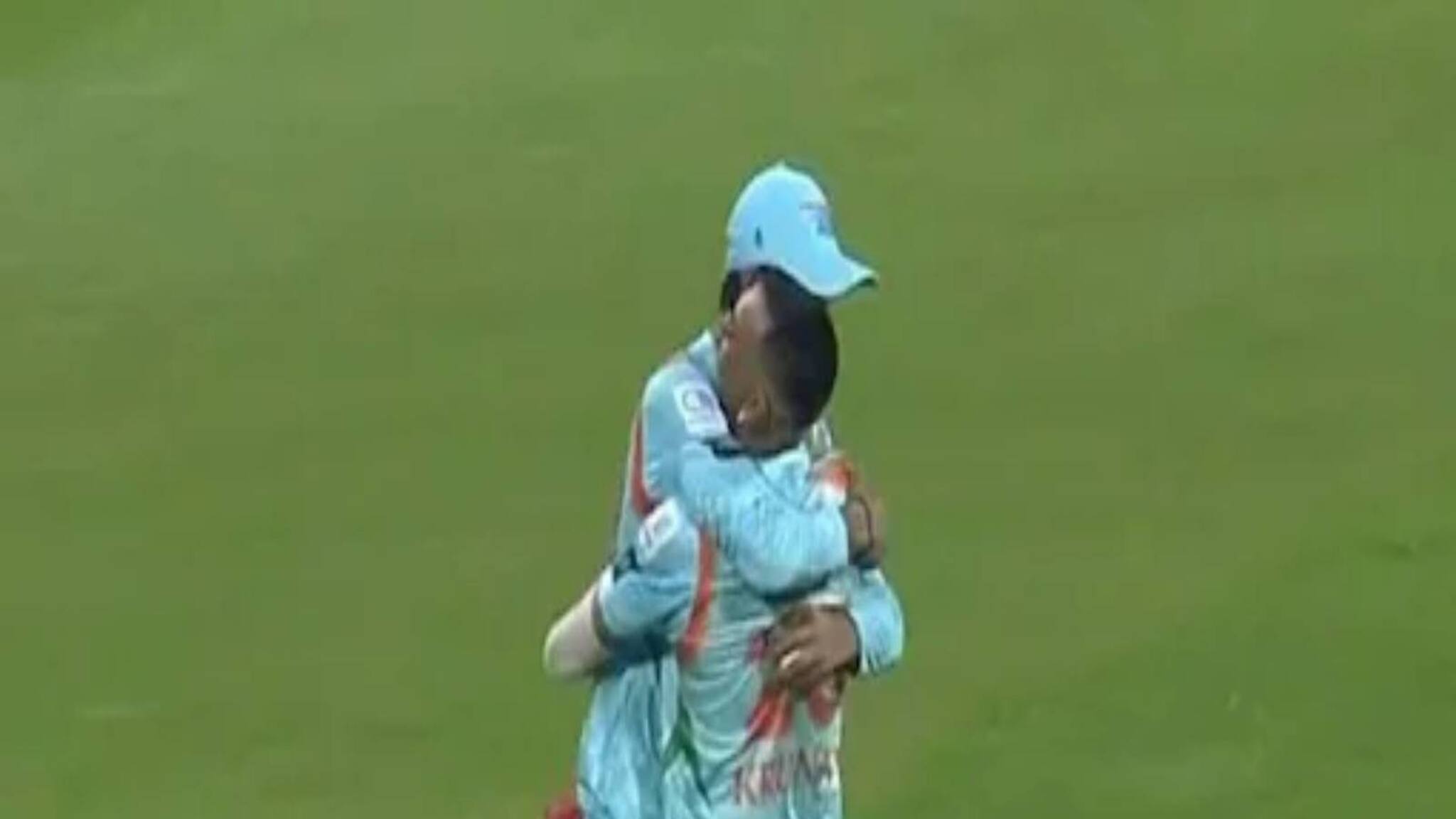 IPL 2022 | ഇത്രേയുള്ളൂ കാര്യം; പ്രശ്നങ്ങൾ മറന്ന് കെട്ടിപ്പിടിച്ച് ദീപക് ഹൂഡയും ക്രുനാൽ പാണ്ഡ്യയും; കയ്യടിച്ച് ആരാധകർ