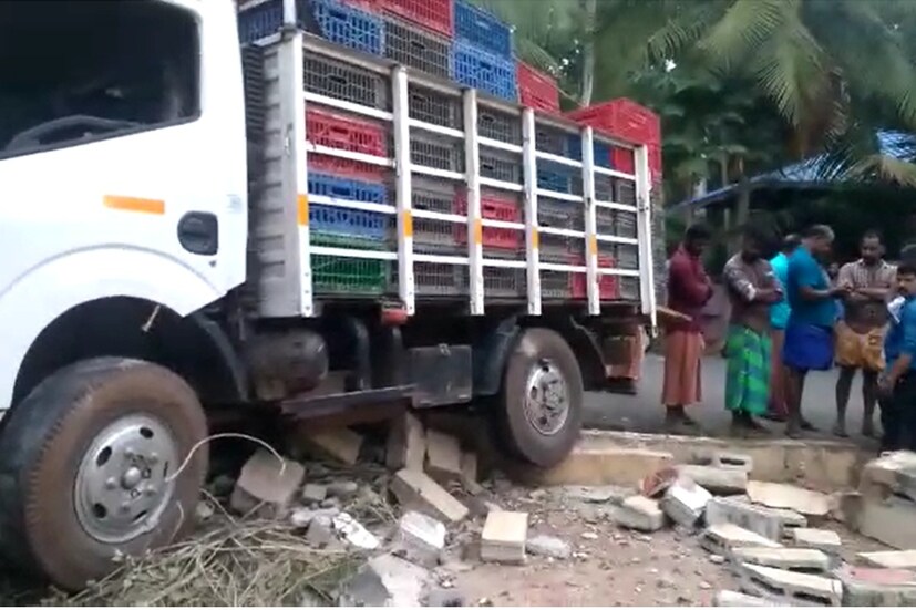  ഗുരുതരമായി പരിക്കേറ്റ അജയനെ തിരുവനന്തപുരം മെഡിക്കൽ കോളജിൽ എത്തിച്ചെങ്കിലും ജീവൻ രക്ഷിക്കാൻ കഴിഞ്ഞില്ല. ആര്യൻകോട് പോലീസ് മേൽനടപടി സ്വീകരിച്ചു. രണ്ടുമാസം മുമ്പും ഇവിടെ സമാനമായ അപകടം ഉണ്ടായിരുന്നു.