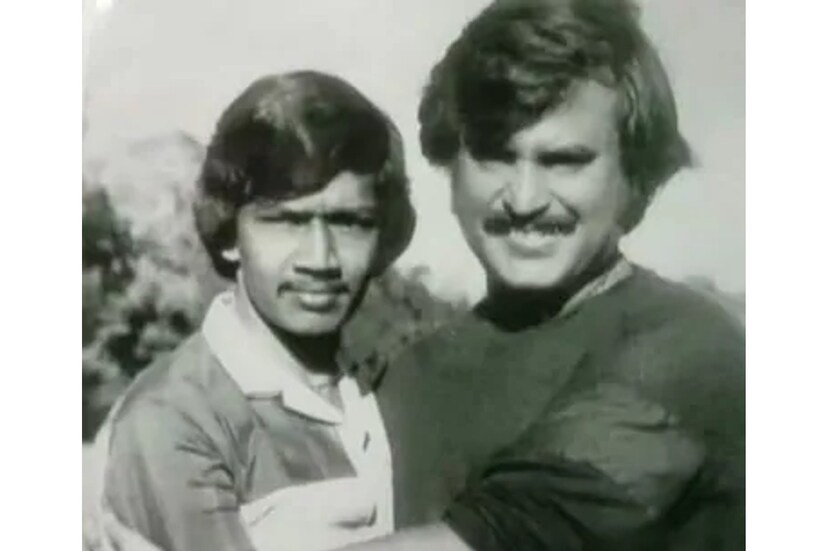  വിവാഹം സൂപ്പർതാരത്തിന്റെ നേതൃത്വത്തിൽ നടത്തണമെന്ന് മുത്തുമണി ആഗ്രഹം പ്രകടിപ്പിച്ചതിനെത്തുടർന്ന് 1993-ൽ വധൂവരന്മാരെ ചെന്നൈയിലെ വീട്ടിൽ വിളിച്ചുവരുത്തി ചടങ്ങ് നടത്തി. (Photo- News18 Tamil)