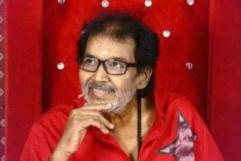  രജിനികാന്ത് വിളിച്ച് രോഗവിവരം ആരാഞ്ഞതോടെ മുത്തുമണിയുടെ ക്ഷീണാവസ്ഥമാറിയെന്ന് വീട്ടുകാർവെളിപ്പെടുത്തി.ഭാര്യ: ലക്ഷ്മി. മകൾ: സായ് ഹരിണി. (Photo- News18 Tamil)