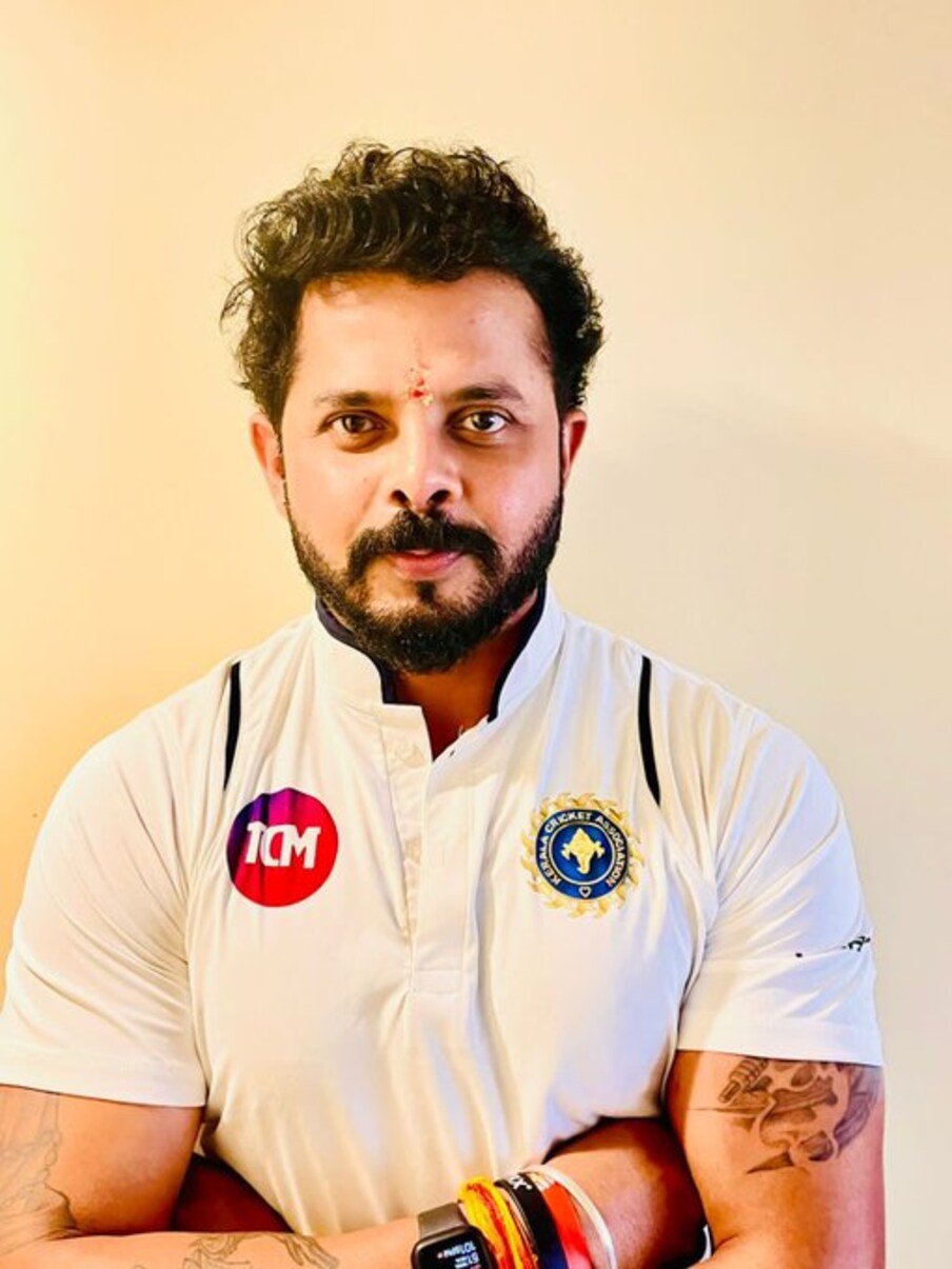  ഇക്കഴിഞ്ഞ രഞ്ജി സീസണില്‍ കേരളത്തിന് വേണ്ടിയാണ് അവസാനമായി ശ്രീശാന്ത് കളിച്ചത്. ഏറെനാളുകള്‍ക്ക് ശേഷമാണ് ഫസ്റ്റ് ക്ളാസ് ക്രിക്കറ്റില്‍ ശ്രീശാന്ത് കളിച്ചത്. മേഘാലയയ്‌ക്കെതിരായ മത്സരത്തില്‍ 12 ഓവറില്‍ 40 റണ്‍സ് വഴങ്ങി രണ്ട് വിക്കറ്റുകള്‍ നേടി. പിന്നീട് പരിക്ക് മൂലം കളിക്കാനായില്ല. ഇതോടെയാണ് 39കാരനായ താരം വിരമിക്കല്‍ പ്രഖ്യാപിച്ചത്.