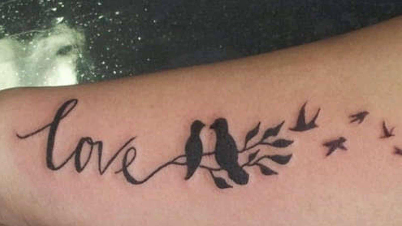 Верность на английском. Татуировка любовь надпись. Тату надпись люблю. Тату надписи про любовь. Тату надпись люби.