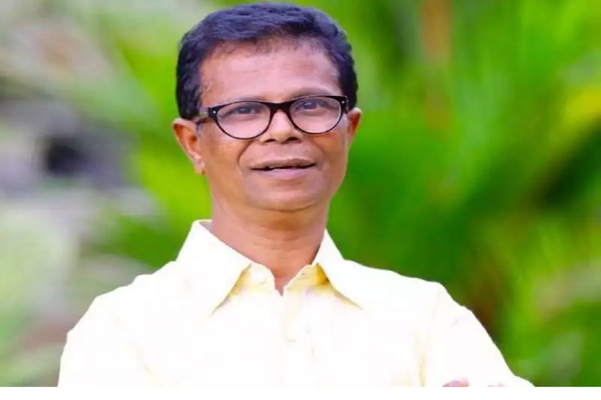 ധാർമികതയുടെ പേരിൽ ചലച്ചിത്ര അക്കാദമിയുടെ ഭരണസമിതിയിൽ നിന്ന് ഒഴിവാക്കണം; ഇന്ദ്രൻസ്