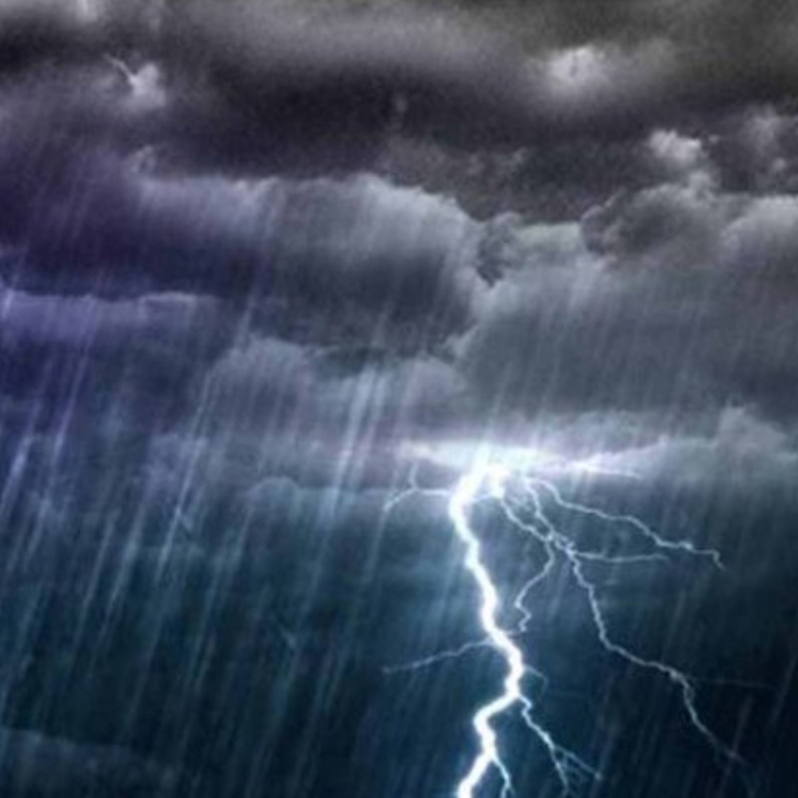  തിരുവനന്തപുരം: സംസ്ഥാനത്ത് വരും മണിക്കൂറുകളിൽ ഏഴ് ജില്ലകളിൽ ഒറ്റപ്പെട്ടയിടങ്ങളിൽ ഇടിയോടുകൂടിയ മഴയ്ക്ക് (Rain) സാധ്യതയെന്ന് കേന്ദ്ര കാലാവസ്ഥ വകുപ്പ്. പത്തനംതിട്ട, കോട്ടയം, ഇടുക്കി, എറണാകുളം, തൃശൂർ, മലപ്പുറം, കോഴിക്കോട് എന്നീ ജില്ലകളിലാണ് രാത്രി മഴ സാധ്യത കൂടുതൽ. മഴയ്ക്കൊപ്പം മണിക്കൂറിൽ 40 കീ.മീ. വരെ വേഗതയിൽ വീശിയടിച്ചേക്കാവുന്ന കാറ്റിനും സാധ്യതയുണ്ടെന്ന് കേന്ദ്ര കാലാവസ്ഥ വകുപ്പ് അറിയിച്ചു.