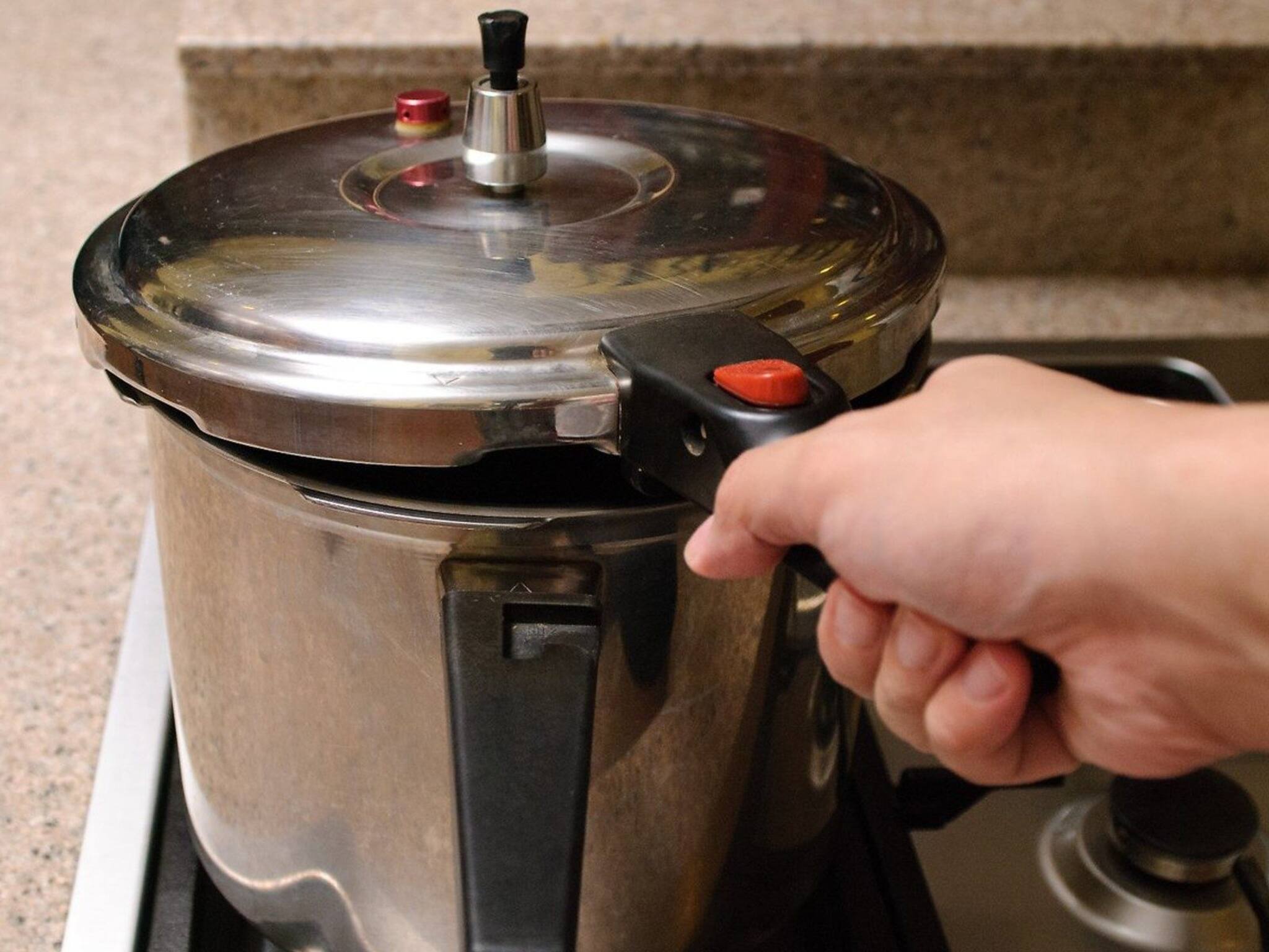 Pressure Cooker| സ്ഥിരമായി പ്രഷർ കുക്കർ ഉപയോഗിക്കുന്നവരാണോ? ഈ കാര്യങ്ങൾ ശ്രദ്ധിക്കാം