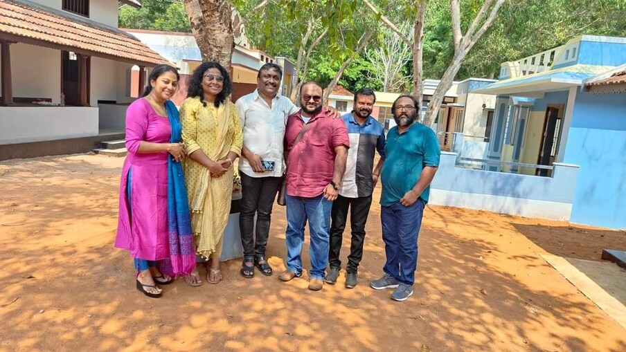  ചിത്രാഞ്ജലി സ്റ്റുഡിയോയിലെ മെഗാ സീരിയൽ സെറ്റിൽ നിന്നും (ചിത്രത്തിന് കടപ്പാട്: മനോജ് രാംസിംഗ്, m3db)