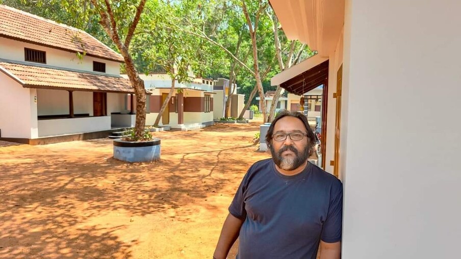  ചിത്രാഞ്ജലി സ്റ്റുഡിയോയിലെ മെഗാ സീരിയൽ സെറ്റിൽ നിന്നും (ചിത്രത്തിന് കടപ്പാട്: മനോജ് രാംസിംഗ്, m3db)