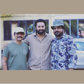 ഉണ്ണി മുകുന്ദനും ജയരാജും വീണ്ടും ഒന്നിക്കുന്നു; ഇനി 'കാഥികന്റെ' പണിപ്പുരയിൽ ഉണ്ണി മുകുന്ദനും ജയരാജും വീണ്ടും ഒന്നിക്കുന്നു; ഇനി 'കാഥികന്റെ' പണിപ്പുരയിൽ