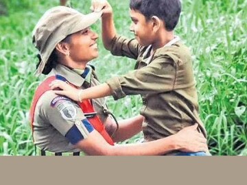 നൗജിഷയും മകനും