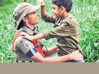 നൗജിഷയും മകനും നൗജിഷയും മകനും