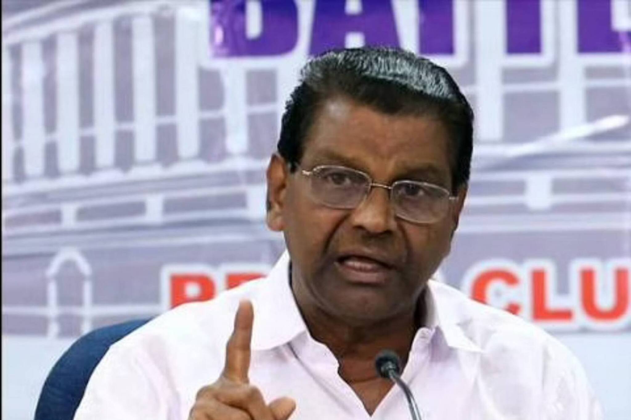 'തൃക്കാക്കരയില്‍ മന്ത്രിമാര്‍ ജാതിതിരിച്ച് വീടുകയറി വോട്ടുചോദിക്കുന്നു'; തിരുവഞ്ചൂര്‍