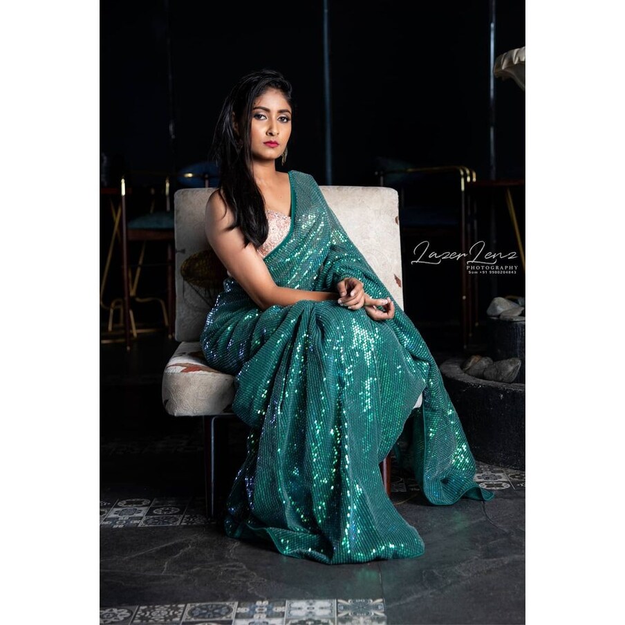  ചിലപ്പോഴൊക്കെ ഭർത്താവിനൊപ്പമുള്ള ഫോട്ടോകൾ താരം സോഷ്യൽ മീഡിയയിൽ പങ്കുവെക്കാറുണ്ട്.