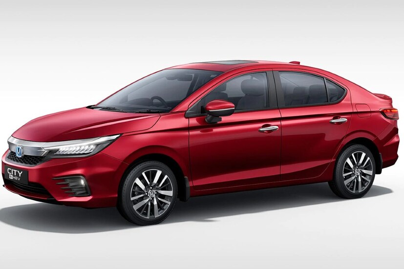  <strong>ഹോണ്ട സിറ്റി ഹൈബ്രിഡ് (Honda City Hybrid)- </strong>ഇന്ത്യയില്‍ 19.49 ലക്ഷം രൂപയ്ക്കാണ് ഹോണ്ട സിറ്റി ഹൈബ്രിഡ് അവതരിപ്പിച്ചിരിക്കുന്നത്. ഹോണ്ടയുടെ ആദ്യത്തെ മാസ്-മാര്‍ക്കറ്റ് ഇലക്ട്രിക് വാഹനമാണിത്. ഇന്ത്യയുടെ എക്സിക്യൂട്ടീവ് സെഡാന്‍ സെഗ്മെന്റിലേക്ക് സെല്‍ഫ് ചാര്‍ജിംഗ് ഹൈബ്രിഡ് സാങ്കേതികവിദ്യ ആദ്യമായി കൊണ്ടുവരുന്നത് ഹോണ്ട ഇലക്ട്രിക് വാഹനമാണ്.
