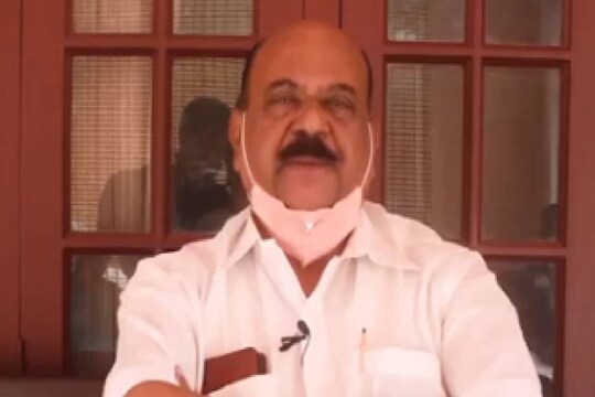 കണ്ണൂര്‍ വിമാനത്താവളത്തിന്റെ ഓഹരി നല്‍കാമെന്ന് വാഗ്ദാനം നല്‍കി 3.25 കോടി തട്ടിയെന്ന വ്യവസായിയുടെ പരാതിയിലാണ് നടപടി 