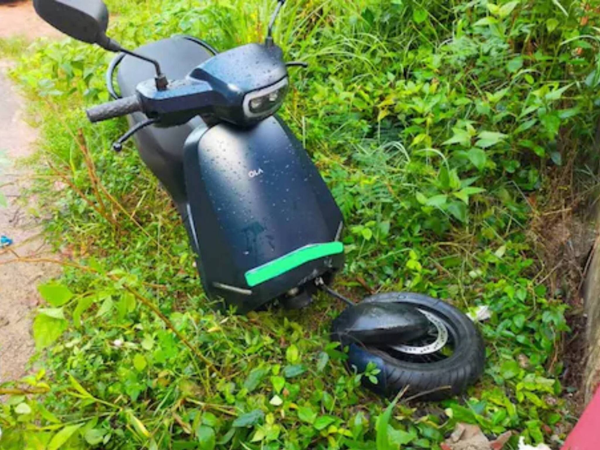 Ola Electric Scooter | ഓട്ടത്തിനിടെ സസ്പെൻഷൻ ഒടിഞ്ഞു; ഒല ഇലക്ട്രിക് സ്‌കൂട്ടറിനെതിരെ പുതിയ പരാതി