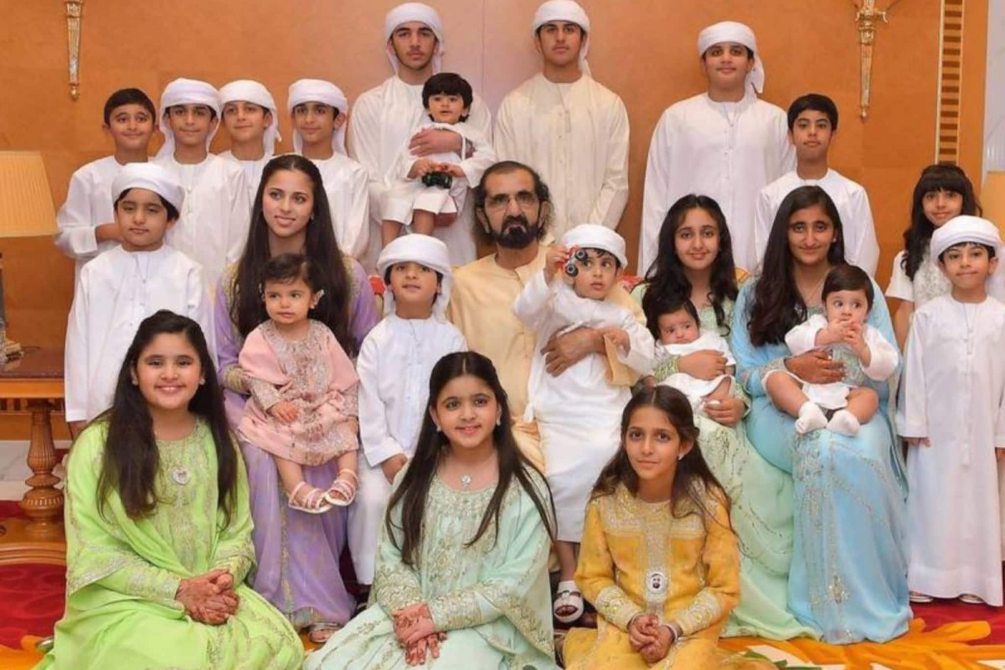 'അഞ്ഞൂറ്റിയിലെ മൈക്കിളപ്പൻ' അറബി വേർഷൻ; ദുബായ് കിരീടാവകാശി പങ്കുവെച്ച കുടുംബചിത്രം വൈറൽ