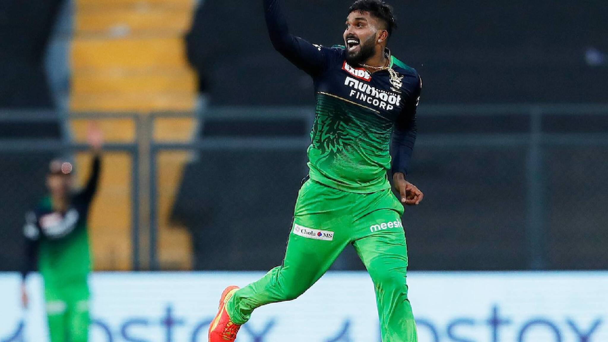 IPL 2022 | ഹസരങ്കയ്ക്ക് അഞ്ച് വിക്കറ്റ്; ഹൈദരാബാദിനെ തകർത്ത് ബാംഗ്ലൂർ; പ്ലേഓഫ് പ്രതീക്ഷ സജീവം