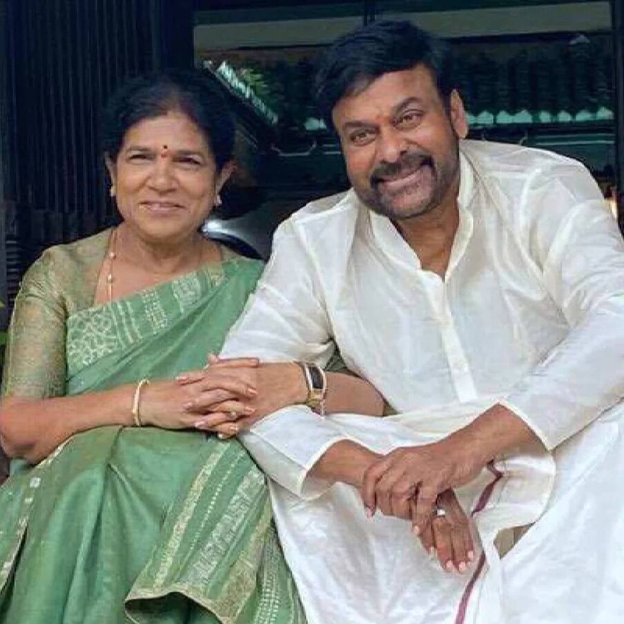  ചിരഞ്ജീവി തന്റെ ഭാര്യയുമായി ഏറെ അടുപ്പം പങ്കിടുന്നു. സത്യത്തിൽ തന്റെ വിജയത്തിന്റെ പ്രധാന കാരണം സുരേഖയാണെന്ന് താരം പരസ്യമായി സമ്മതിച്ചിട്ടുണ്ട്. ആരോഗ്യകരമായ കുടുംബബന്ധങ്ങൾ വളർത്തിയെടുക്കുന്നതിലും സുരേഖ വലിയ പങ്കുവഹിച്ചു 