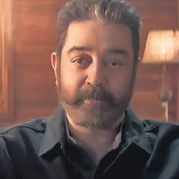  സിനിമ നിർമ്മിക്കുന്നതിനൊപ്പം, എ.കെ. വിക്രം എന്ന ഏജന്റ് കമാൻഡറുടെ നായക വേഷത്തിലും കമൽ ഹാസൻ അഭിനയിക്കുന്നു. 50 കോടി രൂപയാണ് വിക്രമിന് വേണ്ടി സൂപ്പർ താരം ഈടാക്കിയതെന്നാണ് റിപ്പോർട്ട്. തുക തീർച്ചയായും വളരെ വലുതാണ്. ഏകദേശം നാല് വർഷത്തെ ഇടവേളയ്ക്ക് ശേഷം അദ്ദേഹത്തിന്റെ ബിഗ് സ്‌ക്രീനിലേക്കുള്ള തിരിച്ചുവരവാണ് 'വിക്രം'