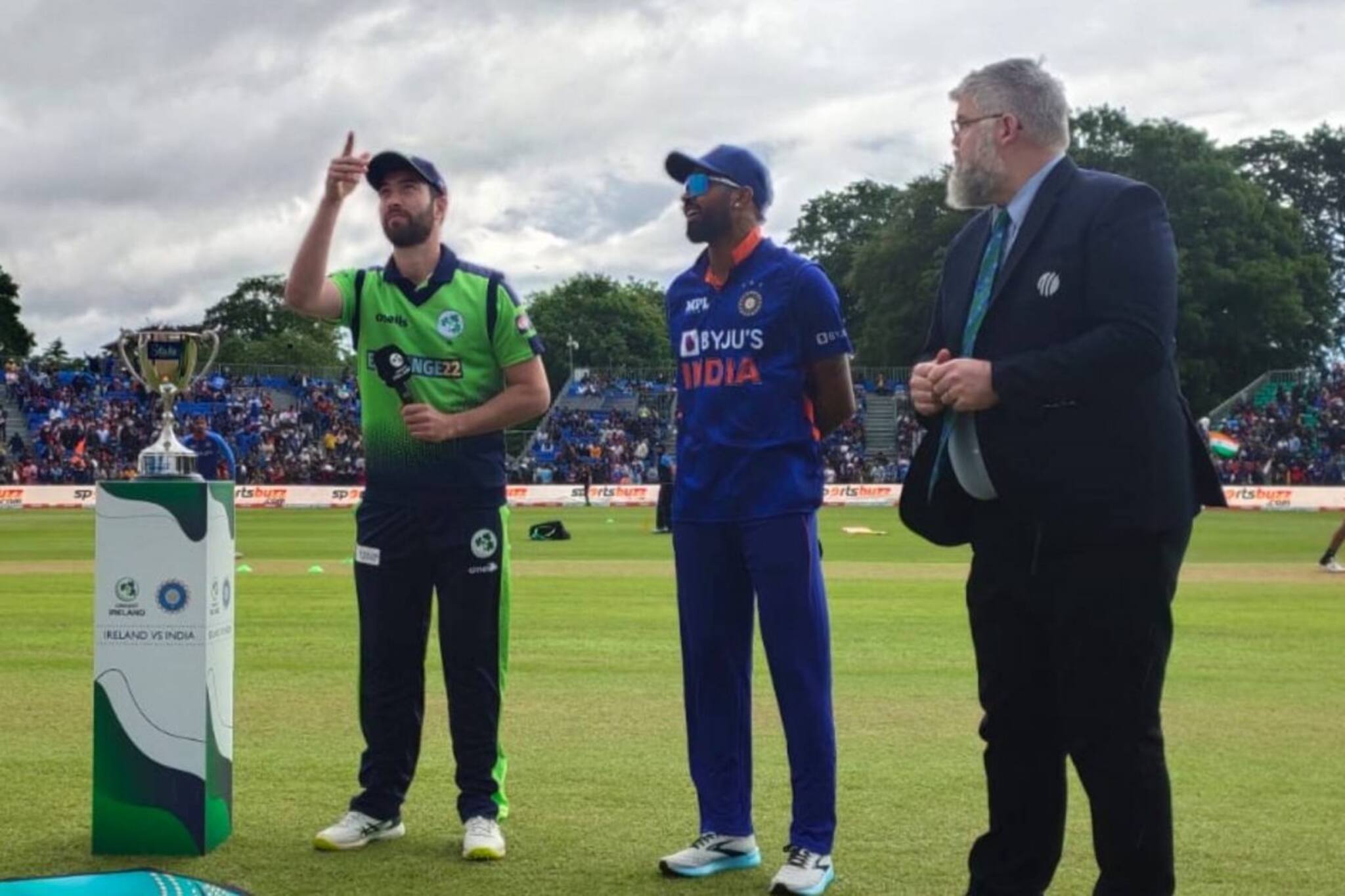 രണ്ടാം ടി20യില്‍ ഇന്ത്യക്ക് ടോസ്; ബാറ്റിംഗ് തിരഞ്ഞെടുത്തു; സഞ്ജു ടീമില്‍