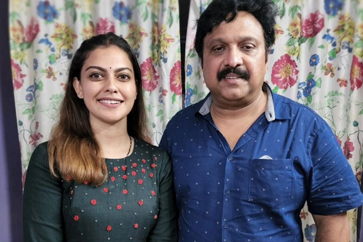 'ഒരു ജനനായകന്‍ എങ്ങനെ ആകണം എന്ന് മനസ്സിലാക്കിയത് ഈ മനുഷ്യനെ കണ്ടിട്ട്': നടി അനുശ്രീ