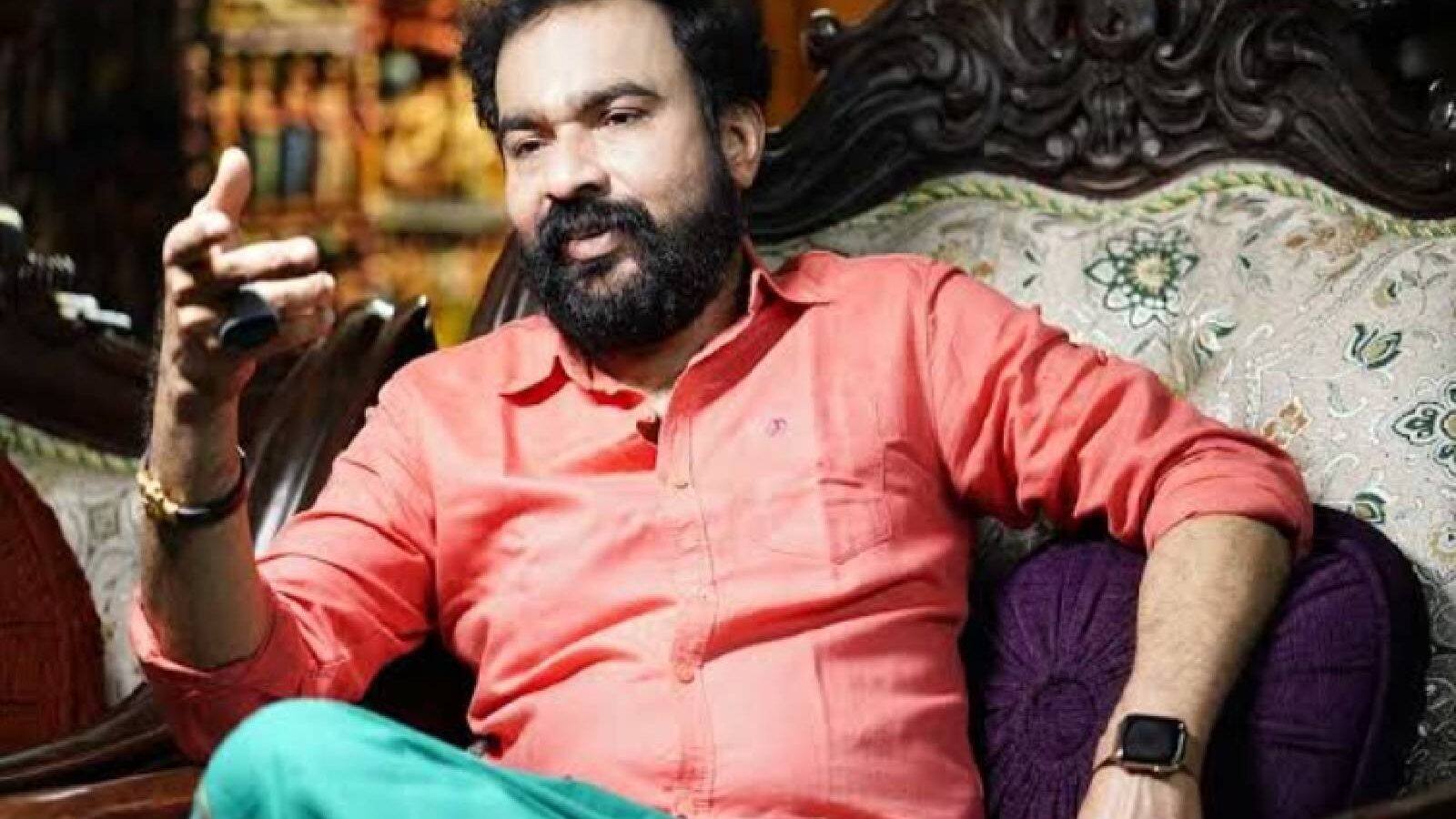 Monson Mavunkalമോൻസൺ മാവുങ്കലിന് മീൻ വാങ്ങാനും തേങ്ങ എടുക്കാനും