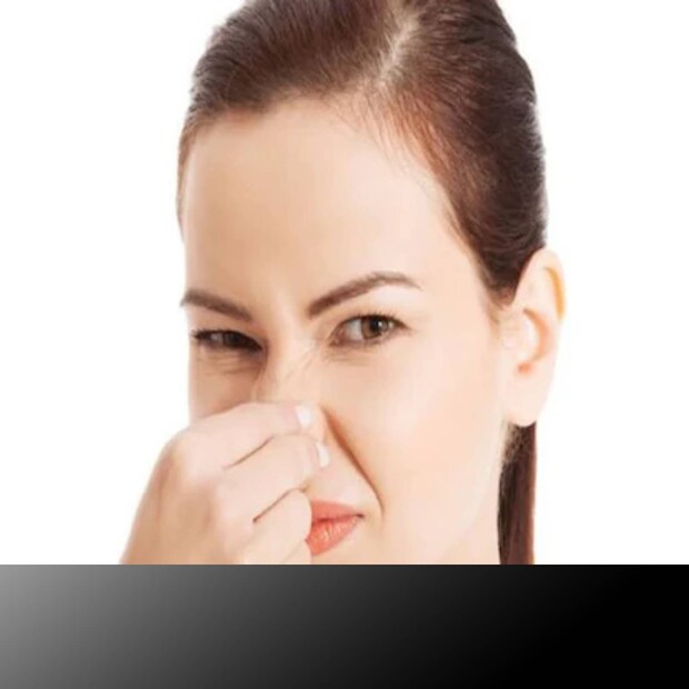 ചിലർ മൂത്രമൊഴിക്കുമ്പോൾ അസഹനീയമായ ഗന്ധം അനുഭവപ്പെടാറുണ്ട്. എന്തുകൊണ്ടാണ് ചിലരുടെ മൂത്രത്തിന് ദുർഗന്ധം വർദ്ധിപ്പിക്കുന്നത്. അതിന് കാരണമായേക്കാവുന്ന അഞ്ച് കാര്യങ്ങൾ ചുവടെ കൊടുക്കുന്നു. ചിലർ മൂത്രമൊഴിക്കുമ്പോൾ അസഹനീയമായ ഗന്ധം അനുഭവപ്പെടാറുണ്ട്. എന്തുകൊണ്ടാണ് ചിലരുടെ മൂത്രത്തിന് ദുർഗന്ധം വർദ്ധിപ്പിക്കുന്നത്. അതിന് കാരണമായേക്കാവുന്ന അഞ്ച് കാര്യങ്ങൾ ചുവടെ കൊടുക്കുന്നു.