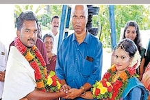 ക്ഷേത്രമുറ്റത്ത് വിവാഹം; വധുവിനെ കൈപിടിച്ച് നൽകിയത് ക്രിസ്ത്യൻ പുരോഹിതൻ