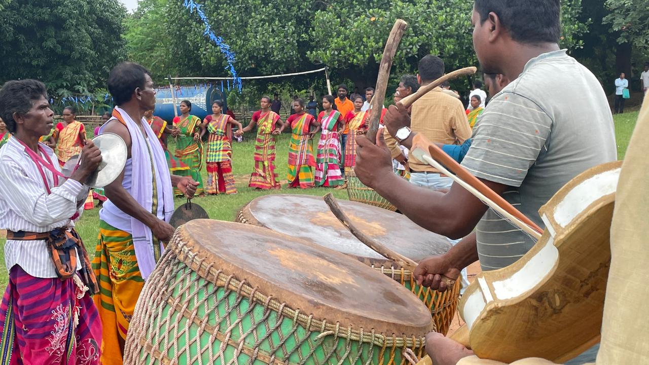  പാര്‍ലമെന്റംഗങ്ങളില്‍ 540 പേരുടെ പിന്തുണ ദ്രൗപദി നേടി. പ്രതിപക്ഷ സ്ഥാനാര്‍ത്ഥിയായ യശ്വന്ത് സിന്‍ഹയ്ക്ക് 208 എംപിമാരുടെ പിന്തുണയാണ് ലഭിച്ചത്. 15 എംപിമാരുടെ വോട്ട് അസാധുവായതായി വരണാധികാരിയായ രാജ്യസഭ സെക്രട്ടറി ജനറല്‍ അറിയിച്ചു.  (Image: News18)