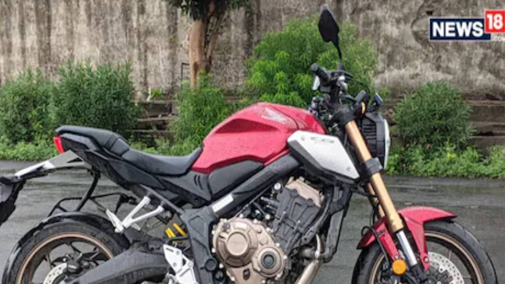 Two-Wheeler | മഴക്കാലത്ത് ഇരുചക്ര വാഹനം ഓടിക്കുമ്പോൾ ശ്രദ്ധിക്കേണ്ട കാര്യങ്ങൾ