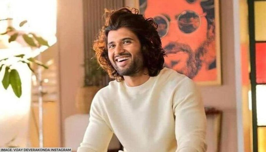  വിജയ് നായകനാകുന്ന ലൈഗറിൽ അനന്യ പാണ്ഡേയാണ് നായികയായി എത്തുന്നത്. ഹിന്ദിക്കു പുറമേ, തെലുങ്ക്, തമിഴ്, മലയാളം ഭാഷകളിലും ചിത്രം പുറത്തിറങ്ങുന്നുണ്ട്. 