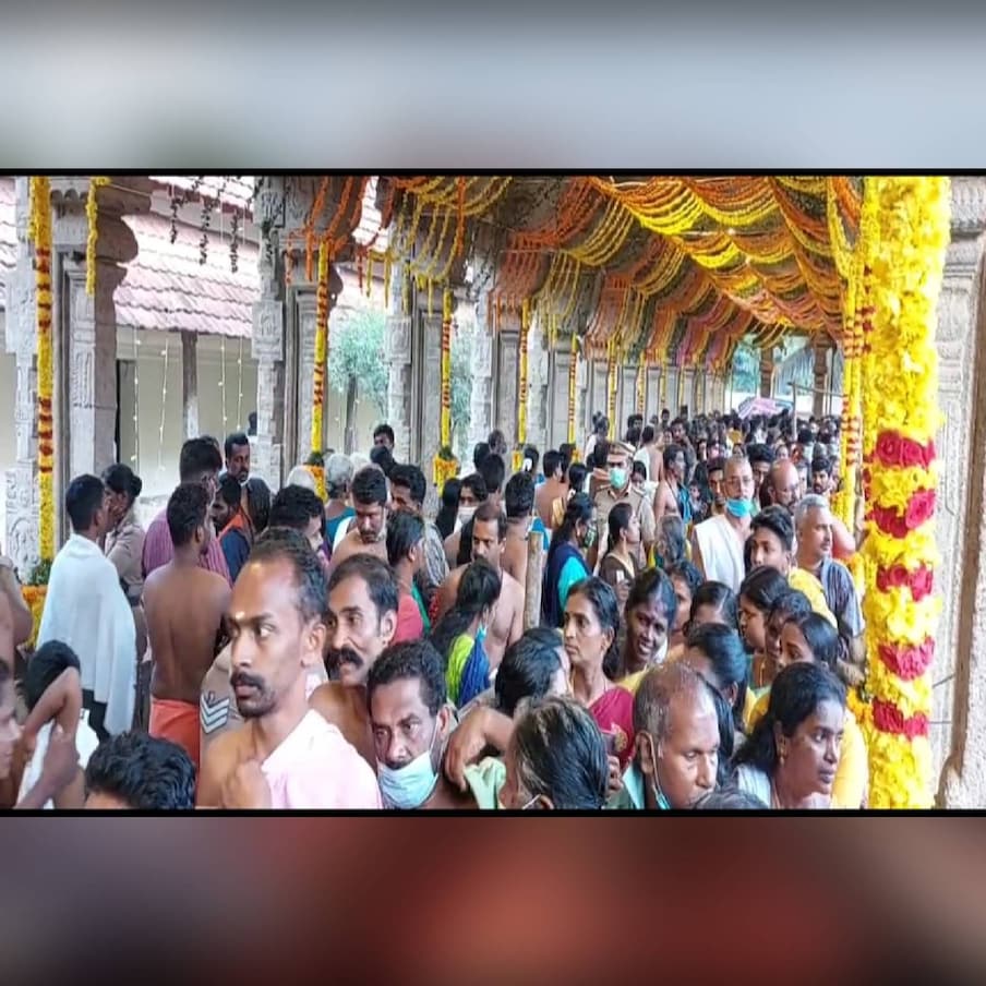  കുളച്ചൽ യുദ്ധത്തിനു പോകുംമുൻപ് മാർത്താണ്ഡവർമ മഹാരാജാവ് വാൾവെച്ച് വണങ്ങിയ പാരമ്പര്യം തിരുവട്ടാറിനുണ്ട്. 418 വർഷത്തിനുശേഷമാണ് ക്ഷേത്രത്തിൽ കുംഭാഭിഷേകം നടക്കുന്നത്. തമിഴ്നാട് ദേവസ്വത്തിന്റെ കീഴിലാണ് ക്ഷേത്രമുള്ളത്. 2014ൽ ആരംഭിച്ച നവീകരണജോലികൾ ഡി.എംകെ സർക്കാർ അധികാരത്തിലെത്തിയ ശേഷമാണ് പൂർത്തിയാക്കിയത്. 7 കോടി രൂപ ചെലവഴിച്ചാണ് നവീകരണ പ്രവര്‍ത്തികള്‍ പൂര്‍ത്തിയാക്കിയത്.