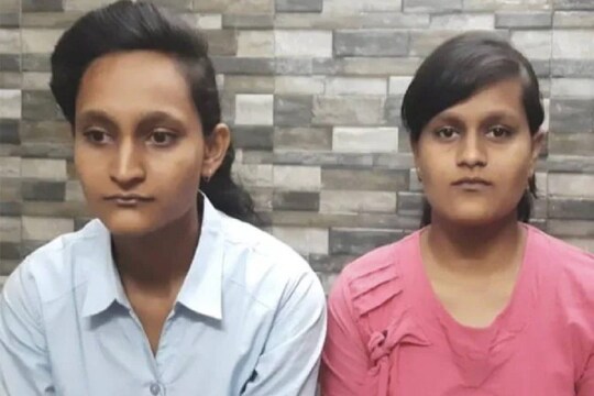 തങ്ങളുടെ കണ്‍മുന്നിലിട്ടാണ് അമ്മയെ ചുട്ടുകൊന്നത്.തുടർച്ചയായ പീഢനമായിരുന്നു അവര്‍ നേരിട്ടതെന്ന് കുട്ടികള്‍ കോടതിയിൽ പറഞ്ഞു.