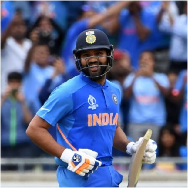 മികച്ച ബാറ്റിങ് പ്രകടനത്തോടെ തിളങ്ങിയ രോഹിത് ട്വന്റി20യിലെ റൺവേട്ടക്കാരുടെ പട്ടികയിൽ വീണ്ടും ഒന്നാമതെത്തി. കഴിഞ്ഞ ആഴ്ചയാണ് ന്യൂസിലൻഡ് താരം മാർട്ടിൻ ഗപ്ടിൽ ട്വന്റി20 സ്കോറിൽ രോഹിത് ശർമയെ മറികടന്നത്. രോഹിതിനെതിരെ 20 റൺസ് മാത്രമായിരുന്നു ഗപ്ടിലിന് അധികമായുണ്ടായിരുന്നത്. അർധസെഞ്ചറിയോടെ രോഹിത് വീണ്ടും ഒന്നാം സ്ഥാനത്തേക്കു കുതിച്ചു.