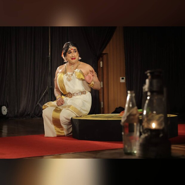  2006ലെ മികച്ച നാടക നടനുള്ള സംസ്ഥാന പുരസ്കാരം നേടിയ അദ്ദേഹം നിരവധി സിനിമകളിലും സീരിയലുകളിലും അഭിനയിച്ചിട്ടുണ്ട്.