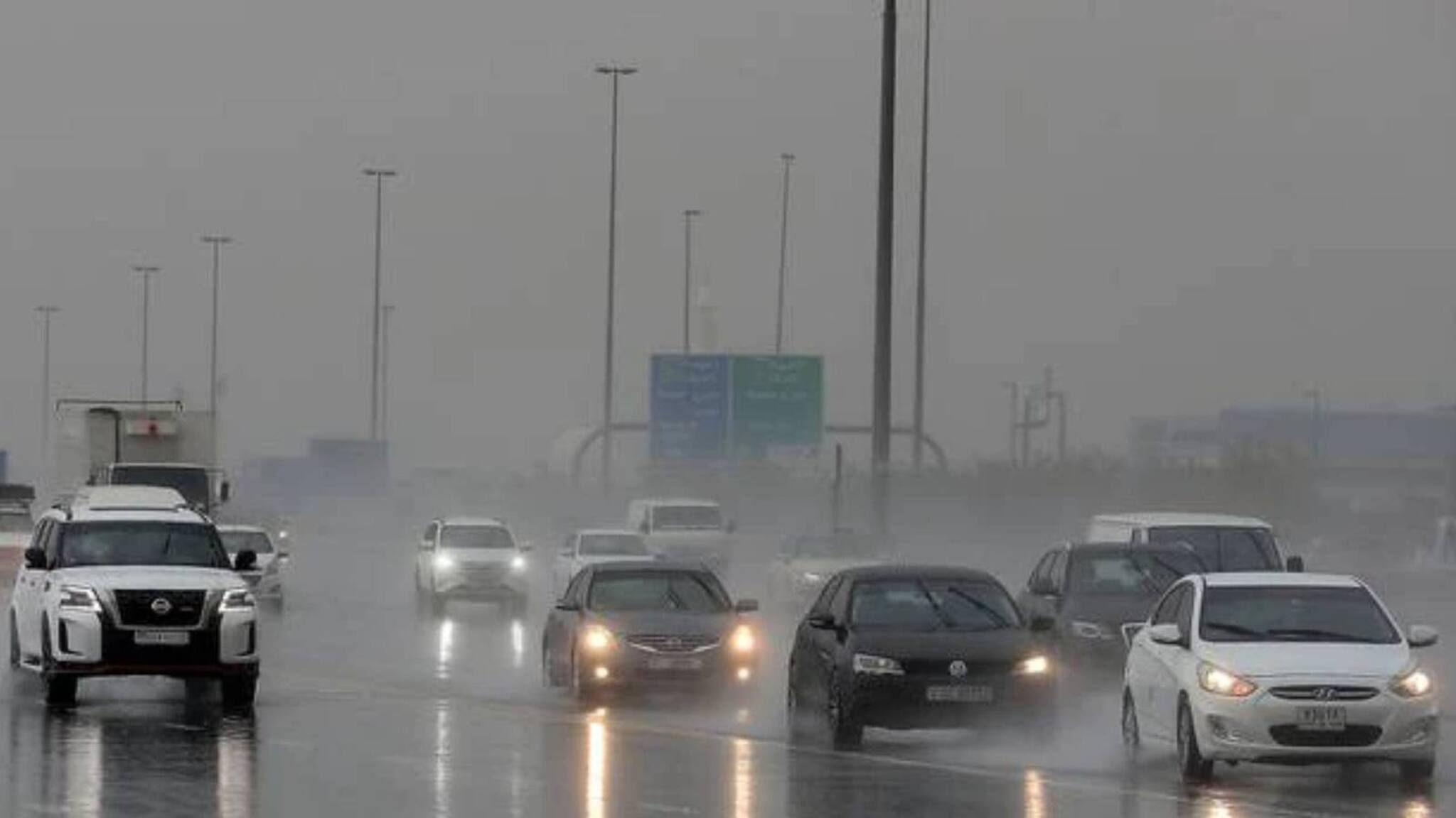 Rain in UAE | യുഎഇയിൽ വ്യാപക മഴ; ജാഗ്രതാ നിർദേശം പുറപ്പെടുവിച്ചു