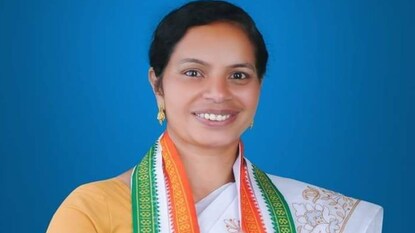 വാർഡ് തിരിച്ചുപിടിച്ച യുഡിഎഫ് സ്ഥാനാർഥി സൂസന് ജേക്കബ്ബ് വാർഡ് തിരിച്ചുപിടിച്ച യുഡിഎഫ് സ്ഥാനാർഥി സൂസന് ജേക്കബ്ബ്