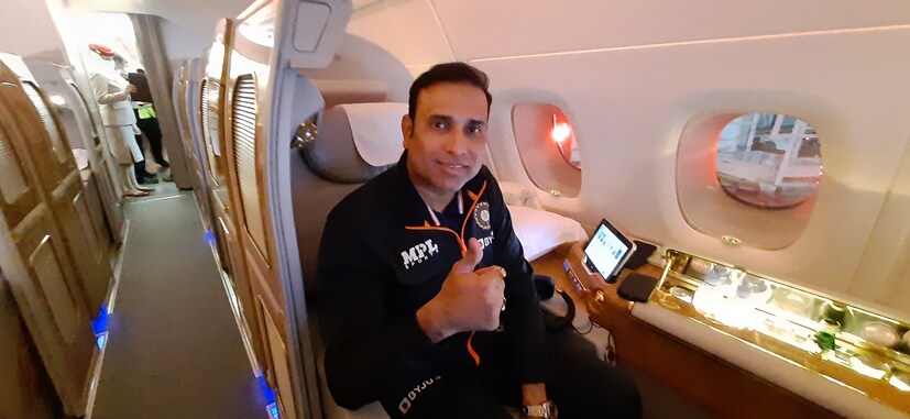 vvs laxman gives the thumbs up
