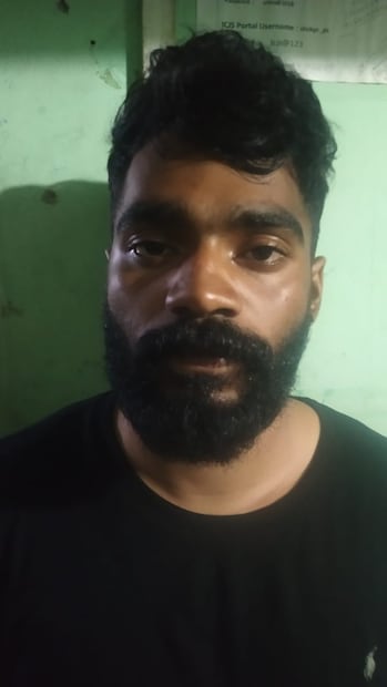  സംഘത്തിലുളള ചിലരെ പിടിച്ചതറിഞ്ഞ് നൗഫൽ ഇവരെ ഇടുക്കിയിലെ തന്റെ സ്വകാര്യ റിസോട്ടിൽ താമസിപ്പിക്കുകയായിരുന്നു. തുടർന്ന് ഇവർക്ക് ഒളിവിൽ പോകുന്നതിനുള്ള സൗകര്യങ്ങൾ ചെയ്തു നൽകി. ഇയാളുടെ വാഹനവും കസ്റ്റഡിയിൽ എടുത്തിട്ടുണ്ട്. ഈ മാസം  പത്തിന്  ആണ് കേസിന് ആസ്പദമായ സംഭവം.