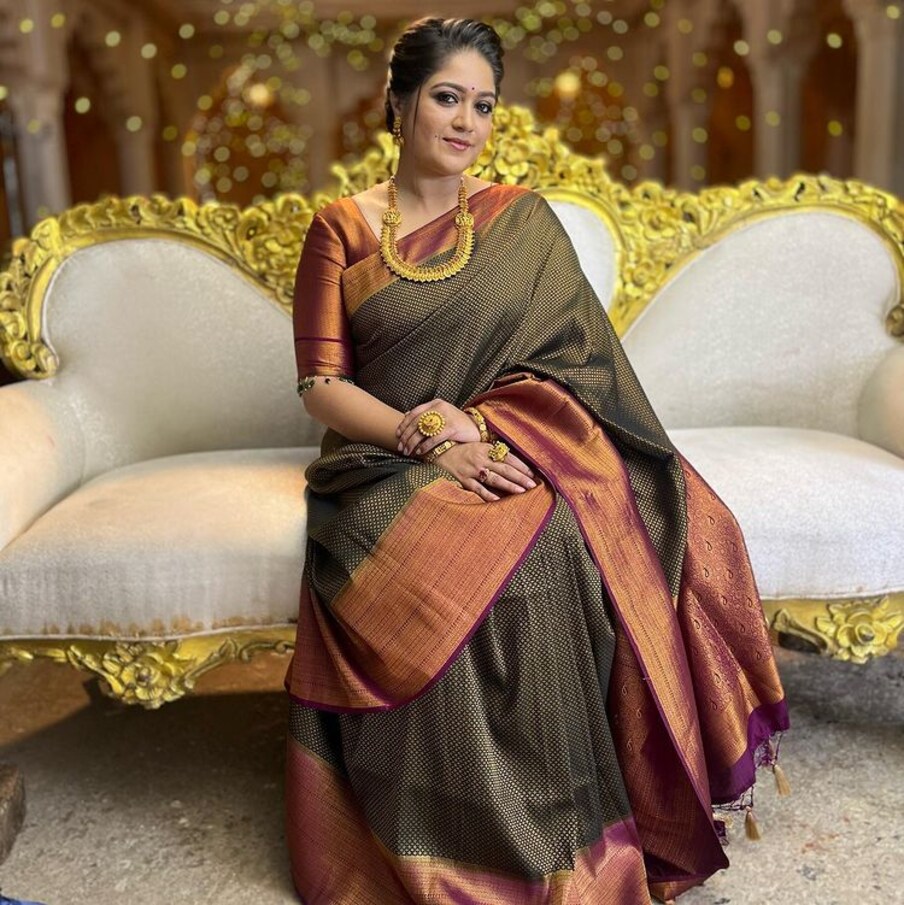  കുറച്ചു നാൾ മുൻപ് മേഘ്ന അഭിനയരംഗത്തേക്ക് മടങ്ങിവരും എന്ന് അറിയിച്ചിരുന്നു. സിനിമയുടെ ഷൂട്ടിങ്ങും തുടങ്ങി. കോവിഡ് നാളുകളിലായിരുന്നു അത്. മേഘ്നയുടെയും ചിരജീവിയുടെയും സുഹൃത്തായ പന്നഗഭരണയായിരുന്നു മേഘ്നയെ പ്രോത്സാഹിപ്പിച്ച് മടക്കിക്കൊണ്ടുവന്നത്