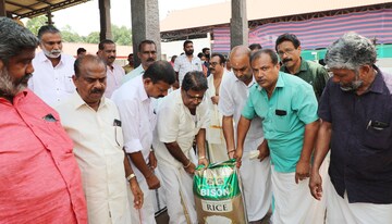 ആറന്മുള അഷ്ടമിരോഹിണി വള്ളസദ്യ വ്യാഴാഴ്ച; പാളത്തൈര് സമർപ്പിച്ചു