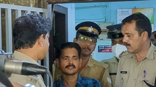 കസ്റ്റംസ് സൂപ്രണ്ട് പോലീസ് കസ്റ്റഡിയിൽ