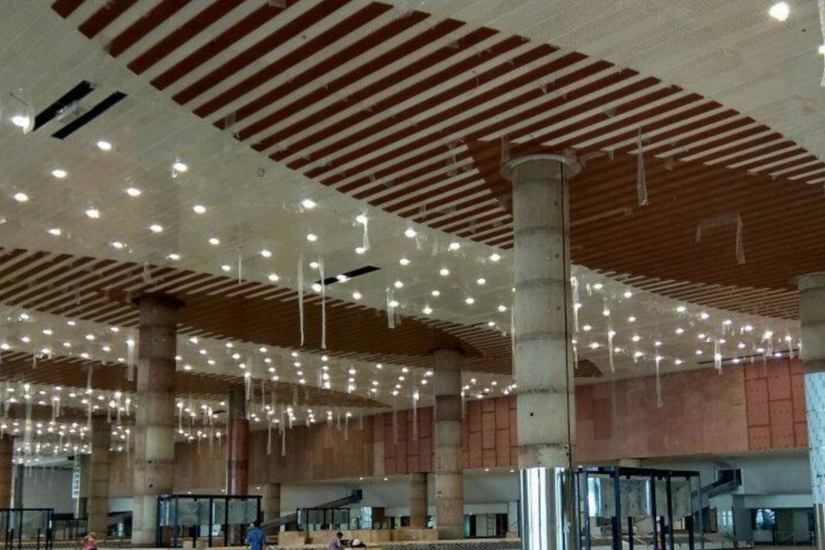 പ്രവാസി യുവാവിനെ വിമാനത്താവളത്തിൽ വിവസ്ത്രനാക്കി പരിശോധിച്ചു; സ്വർണക്കടത്ത് സംശയിച്ച്