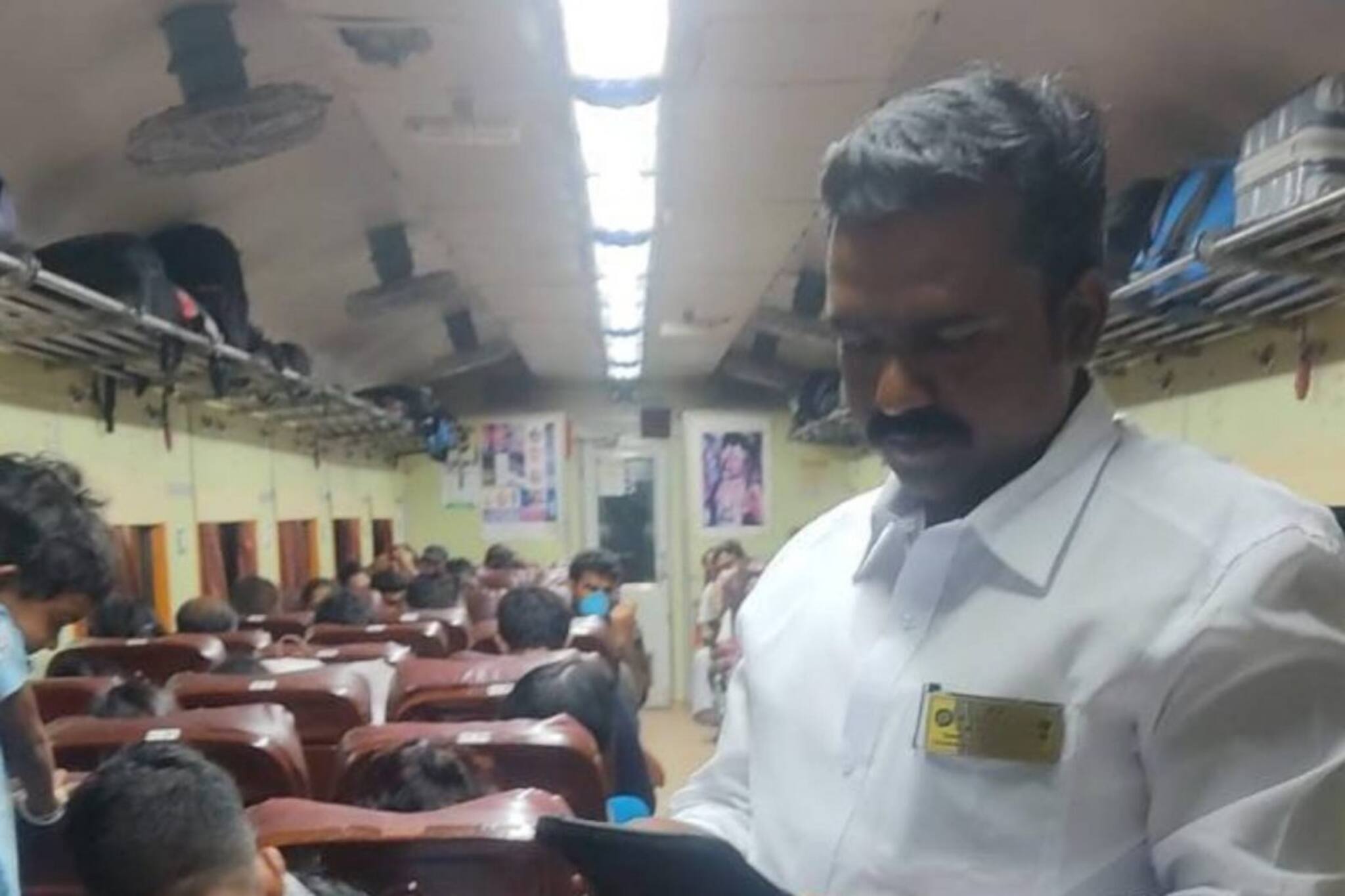 കടലാസ് ചാർട്ടിന് വിട; ഇനി ടിടിഇമാരും ഹൈ ടെക്; റിസർവേഷൻ ചാർട്ടുകൾ ടാബ്‌ലെറ്റിൽ