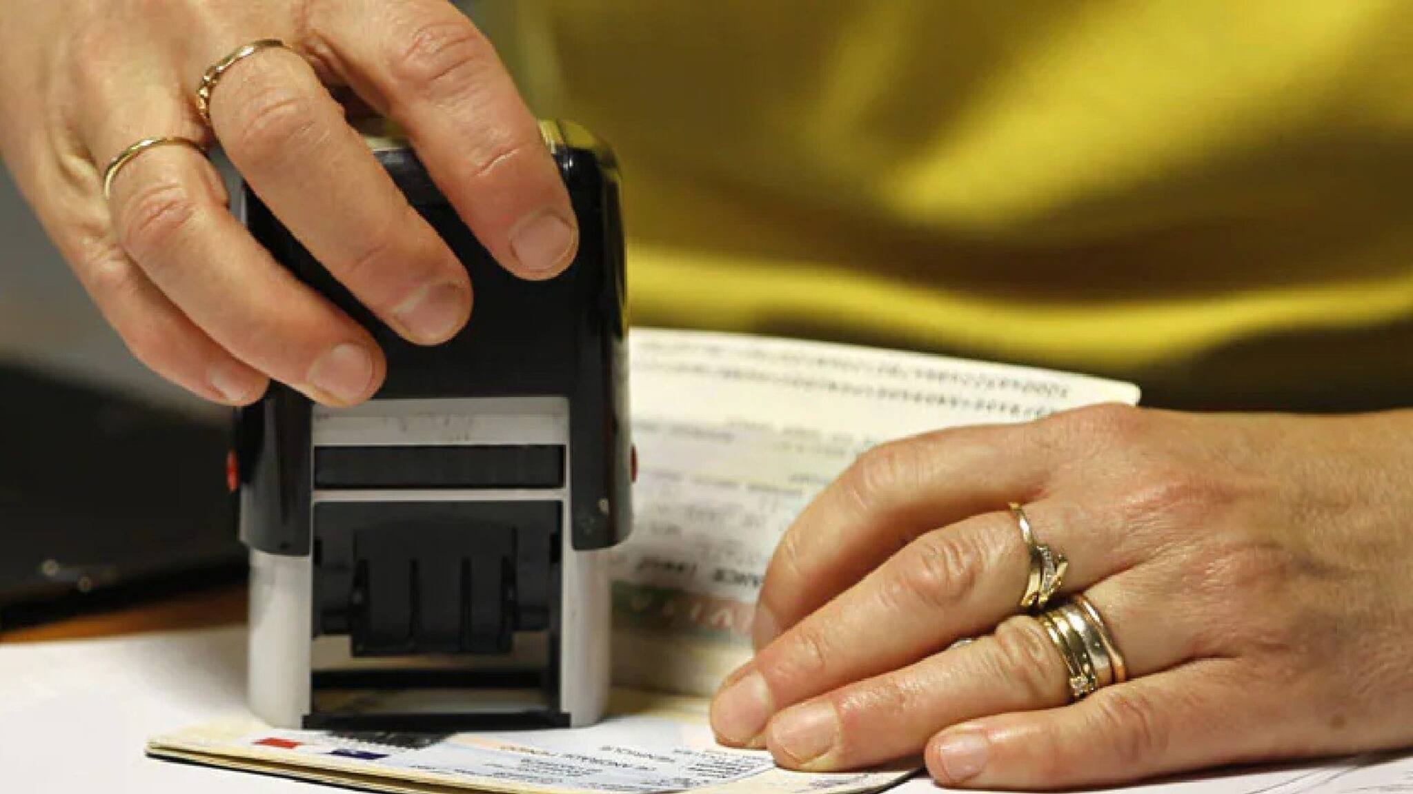 UAE ഗോൾഡൻ വിസ; ഏഴ് എമിറേറ്റുകളിൽ എവിടെയും താമസിക്കാം ജോലി ചെയ്യാം