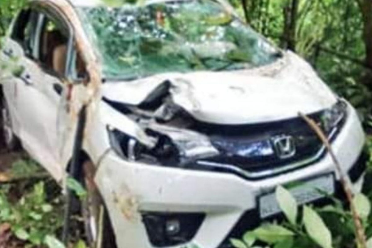നിയന്ത്രണംവിട്ട കാര്‍ കൊക്കയിലേക്ക് മറിഞ്ഞു; സിനിമാ- സീരിയൽ താരം അടക്കം രണ്ട് യുവതികൾ അദ്ഭുതകരമായി രക്ഷപ്പെട്ടു